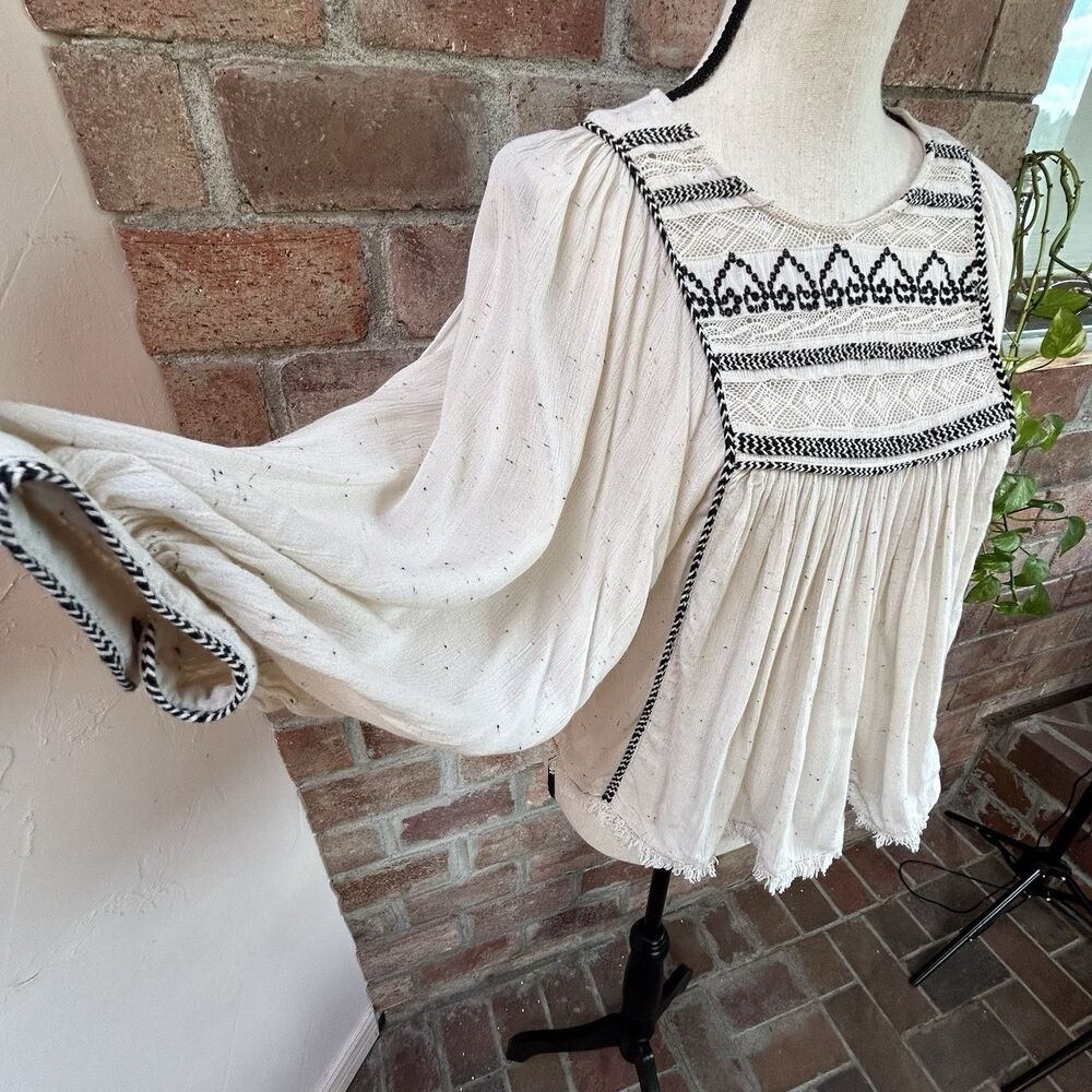 Free People Cyprus Avenue Embroidery Peasant Blouse Ivory Balloon Sleeve Size XS - Picture 8 of 13